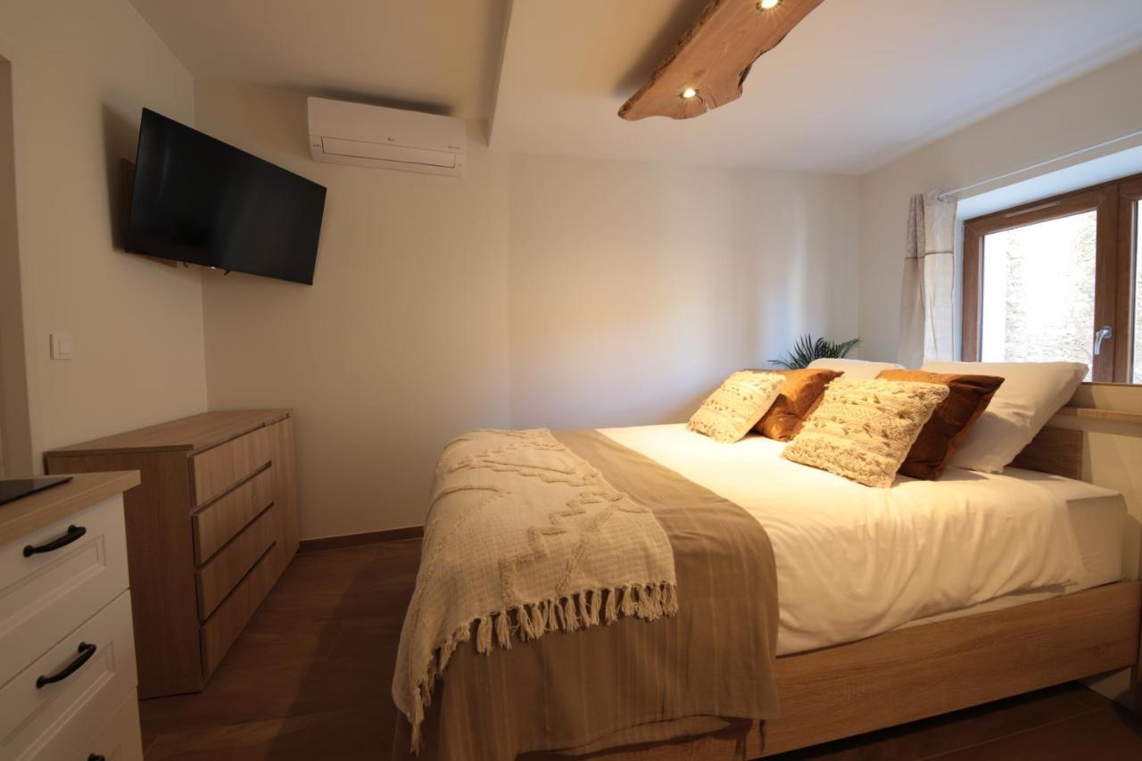Gite De Charme Haut De Gamme Avec Jacuzzi Et Sauna Privatifs Donzere Exterior photo