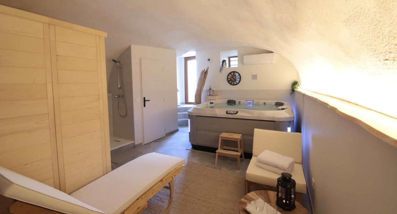 Gite De Charme Haut De Gamme Avec Jacuzzi Et Sauna Privatifs Donzere Exterior photo